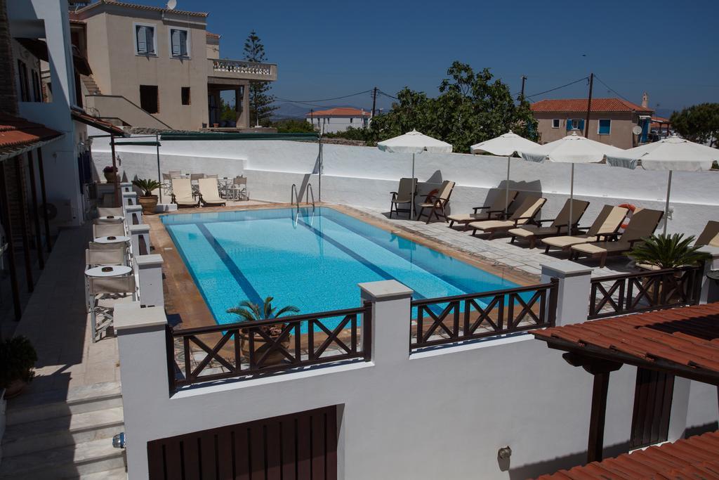 7 Islands Hotel Szpécesz Kültér fotó